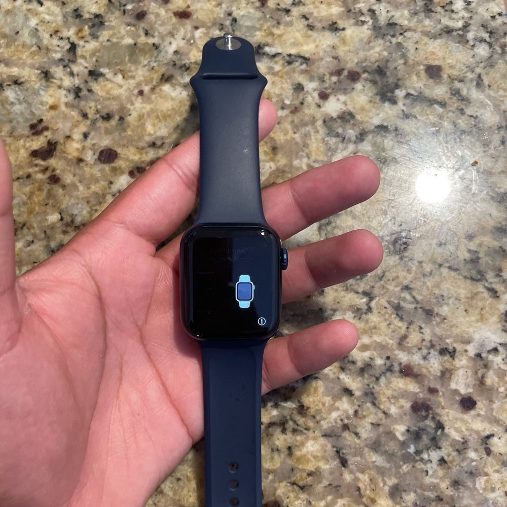 Apple Watch series 6 40mm. In great conditions.